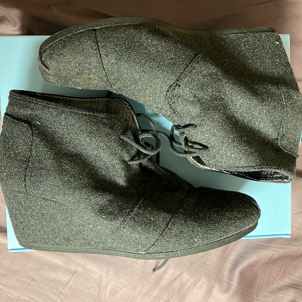 Toms wool booties size 9.5, gray